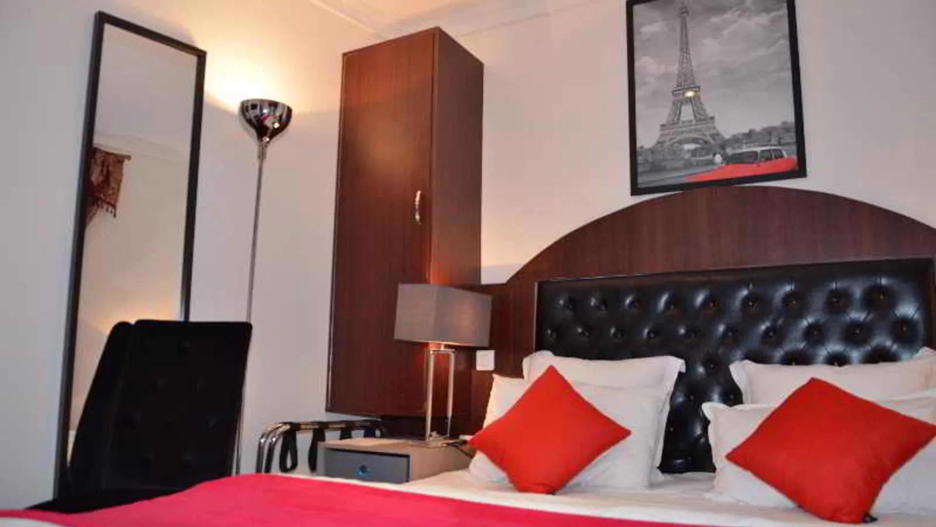 Regina Montmartre Hotel