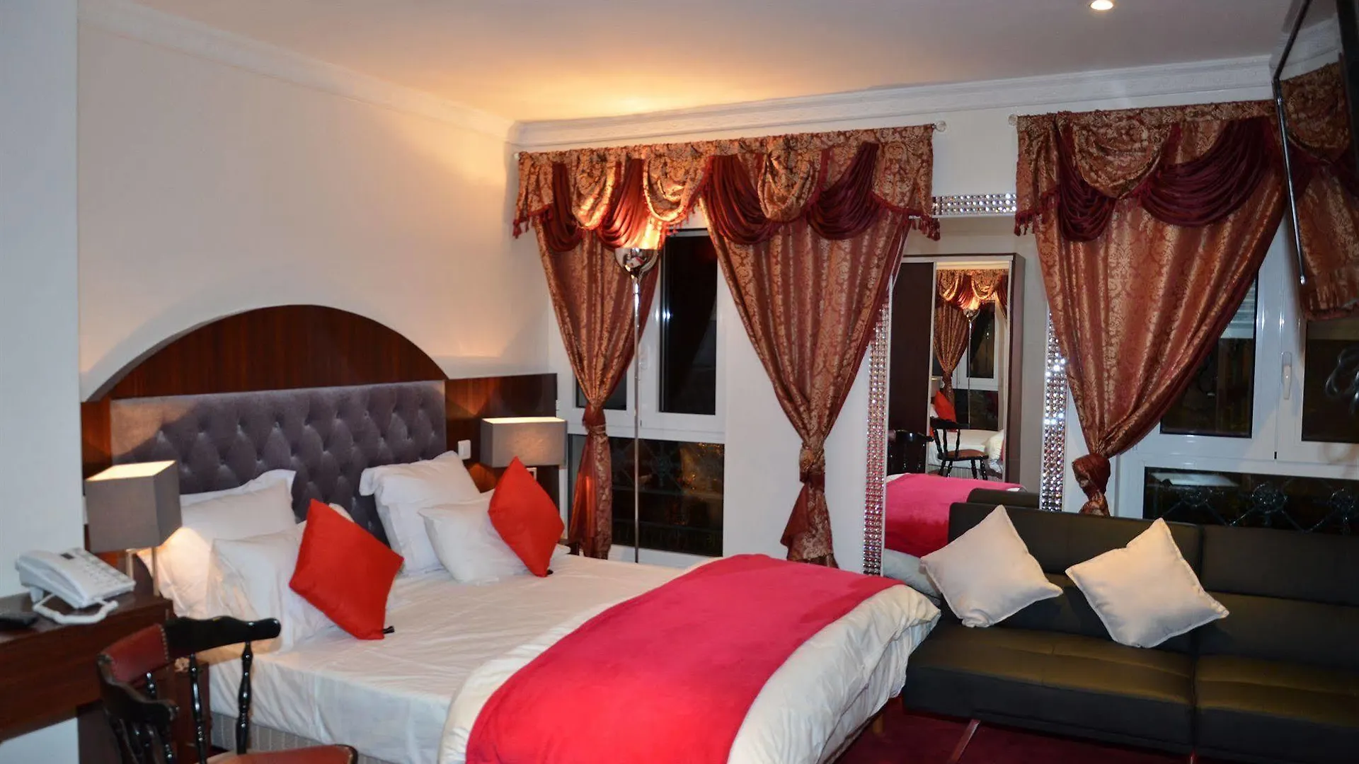 Hotel Regina Montmartre 3*